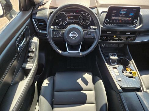 Used 2023 Nissan Rogue SV w/ SV Premium B Package FWD image 16