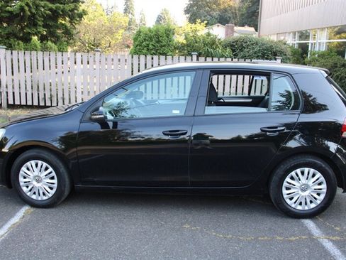 Used 2012 Volkswagen Golf 4-Door FWD image 12