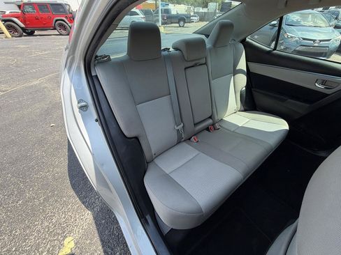 Used 2015 Toyota Corolla LE FWD image 14