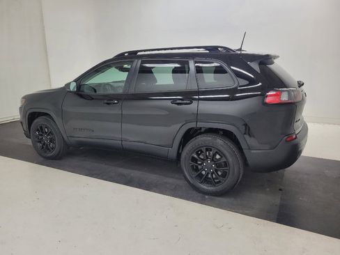 Used 2023 Jeep Cherokee Altitude Lux AWD/4WD image 3