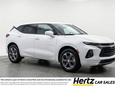 Used 2025 Chevrolet Blazer LT image 1