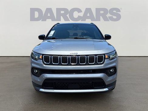 Used 2023 Jeep Compass Limited AWD/4WD image 2