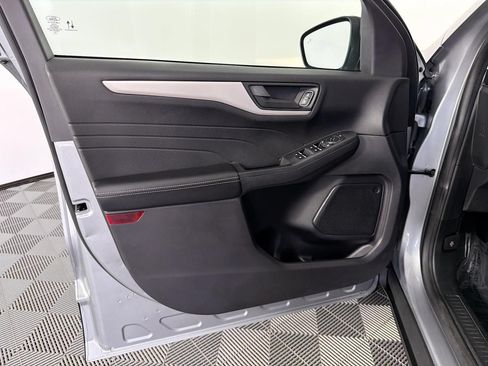 Used 2022 Ford Escape SE w/ Cold Weather Package AWD/4WD image 19