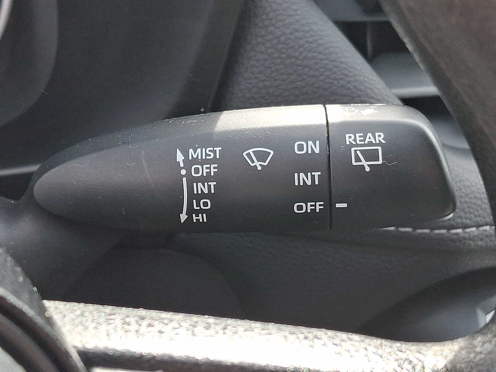 Used 2020 Toyota RAV4 LE w/ All Weather Liner Package AWD/4WD image 17