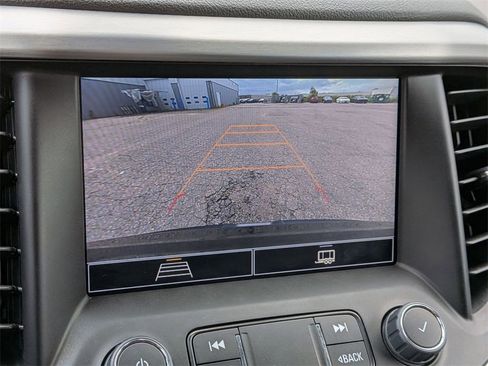 Used 2023 GMC Acadia SLE w/ Driver Convenience Package image 24