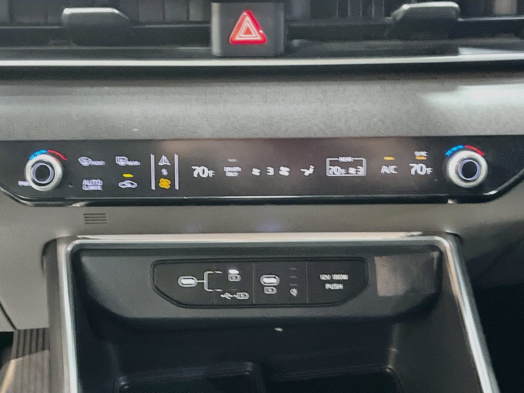 Used 2026 Kia Carnival EX FWD image 16