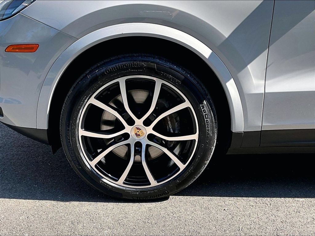 Certified 2023 Porsche Cayenne Platinum Edition AWD/4WD image 14