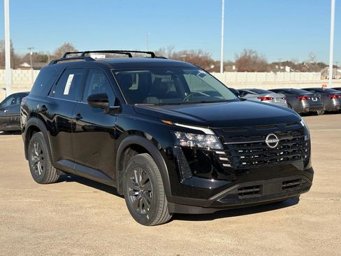 New 2026 Nissan Pathfinder SV image 5