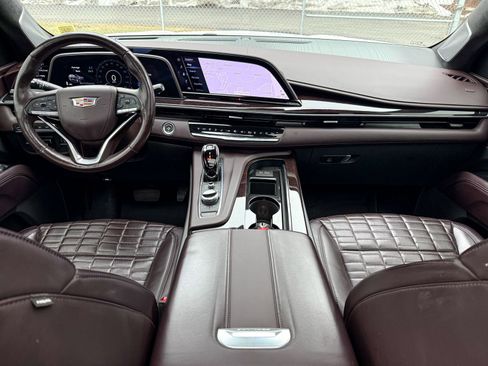 Used 2022 Cadillac Escalade Sport Platinum w/ LPO, ONYX Package image 31