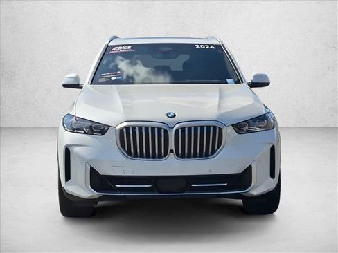 Certified 2024 BMW X5 xDrive40i w/ Premium Package AWD/4WD image 2
