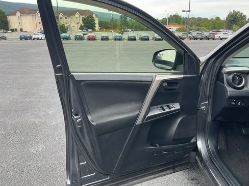 Used 2018 Toyota RAV4 LE w/ All Weather Liner Package AWD/4WD image 16