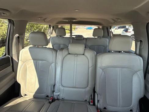Used 2024 Jeep Wagoneer L Series II w/ Flexible Seating Group RWD image 25