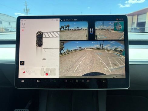 Used 2023 Tesla Model Y Performance AWD/4WD image 22