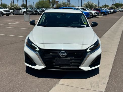 Used 2024 Nissan Altima 2.5 SV FWD image 8