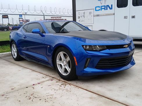 Used 2018 Chevrolet Camaro LT RWD image 6
