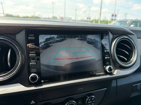 Used 2020 Toyota Tacoma TRD Off-Road AWD/4WD image 11