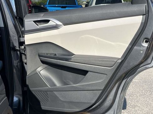 Used 2025 Volkswagen Taos SE image 22