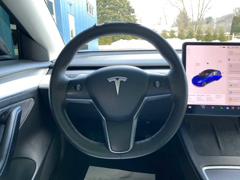 Used 2021 Tesla Model 3 Standard Range Plus image 14