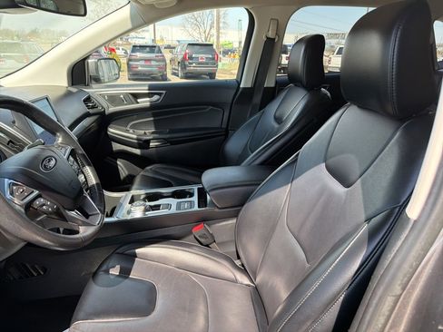 Used 2022 Ford Edge Titanium image 15
