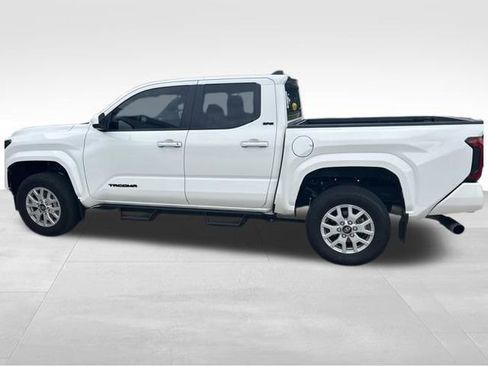 Used 2024 Toyota Tacoma SR5 RWD image 16