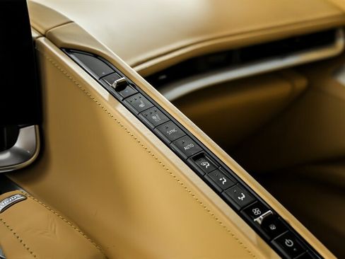 Used 2022 Chevrolet Corvette Stingray Premium Conv w/ Z51 Performance Package image 39