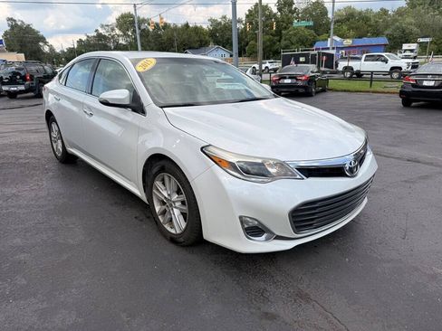 Used 2015 Toyota Avalon XLE Premium FWD image 2