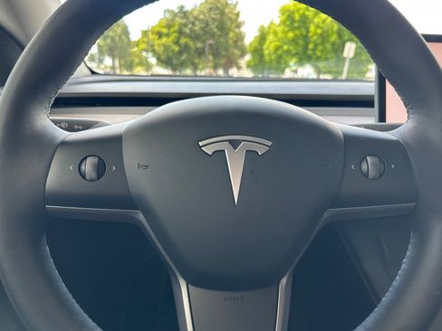 Used 2023 Tesla Model Y Long Range AWD/4WD image 27