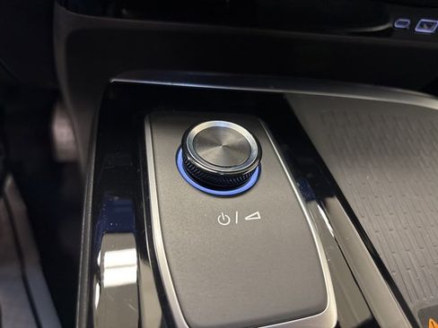 Used 2025 Buick Enclave Preferred image 37