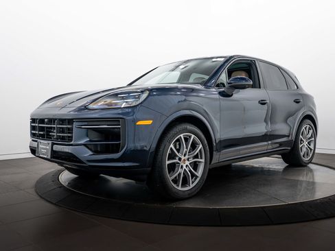 Certified 2026 Porsche Cayenne AWD/4WD image 1