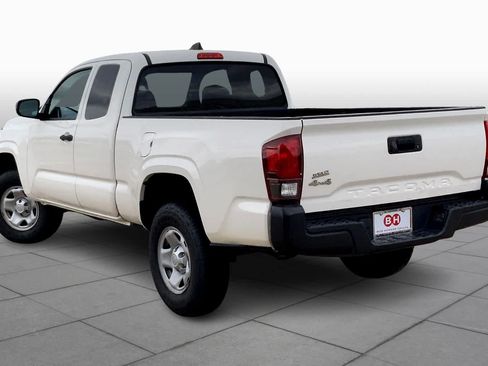 Used 2020 Toyota Tacoma SR AWD/4WD image 11