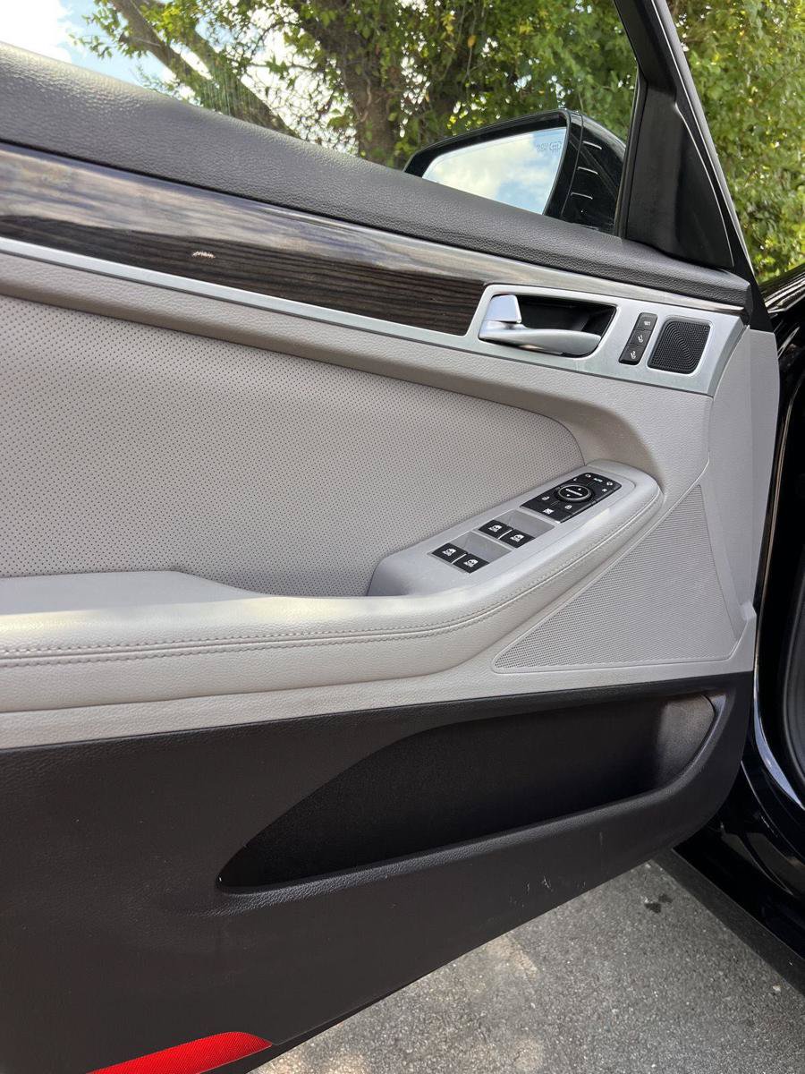 Used 2018 Genesis G80 3.8 RWD image 13