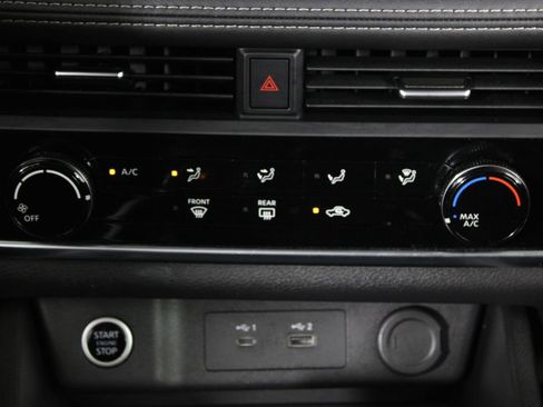 Used 2023 Nissan Rogue S image 21