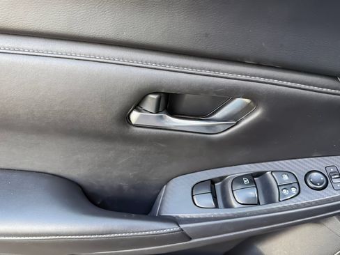 Used 2024 Nissan Sentra SV FWD image 7