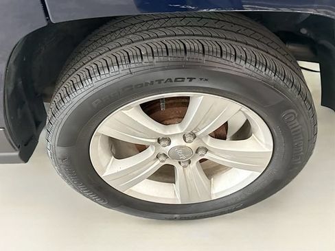 Used 2014 Jeep Patriot Latitude FWD image 28