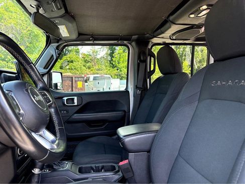 Used 2019 Jeep Wrangler Unlimited Sahara AWD/4WD image 10