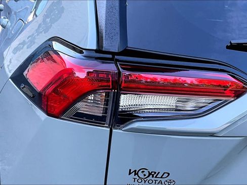 Used 2021 Toyota RAV4 XLE Premium FWD image 29