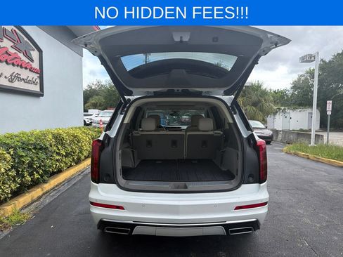 Used 2025 Cadillac XT6 Premium Luxury w/ LPO, Floor Liner Package FWD image 6