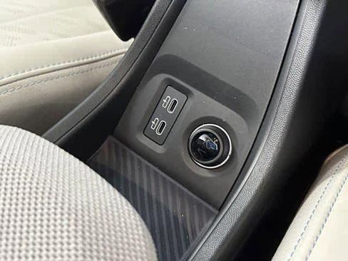 Certified 2025 MINI Cooper 4-Door Hardtop image 24