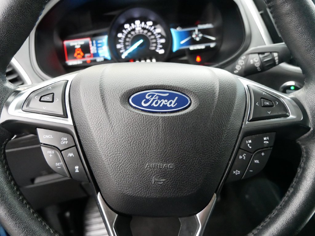 Used 2022 Ford Edge Titanium w/ Equipment Group 301A AWD/4WD image 17
