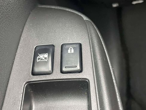 Used 2018 Nissan Versa SV FWD image 24