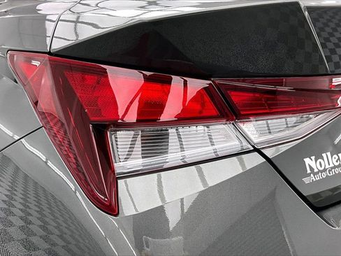 Used 2024 Hyundai Elantra SE image 30