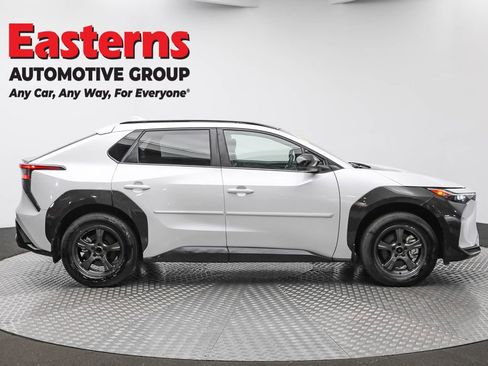 Used 2024 Toyota bZ4X XLE w/ Weather Package image 4