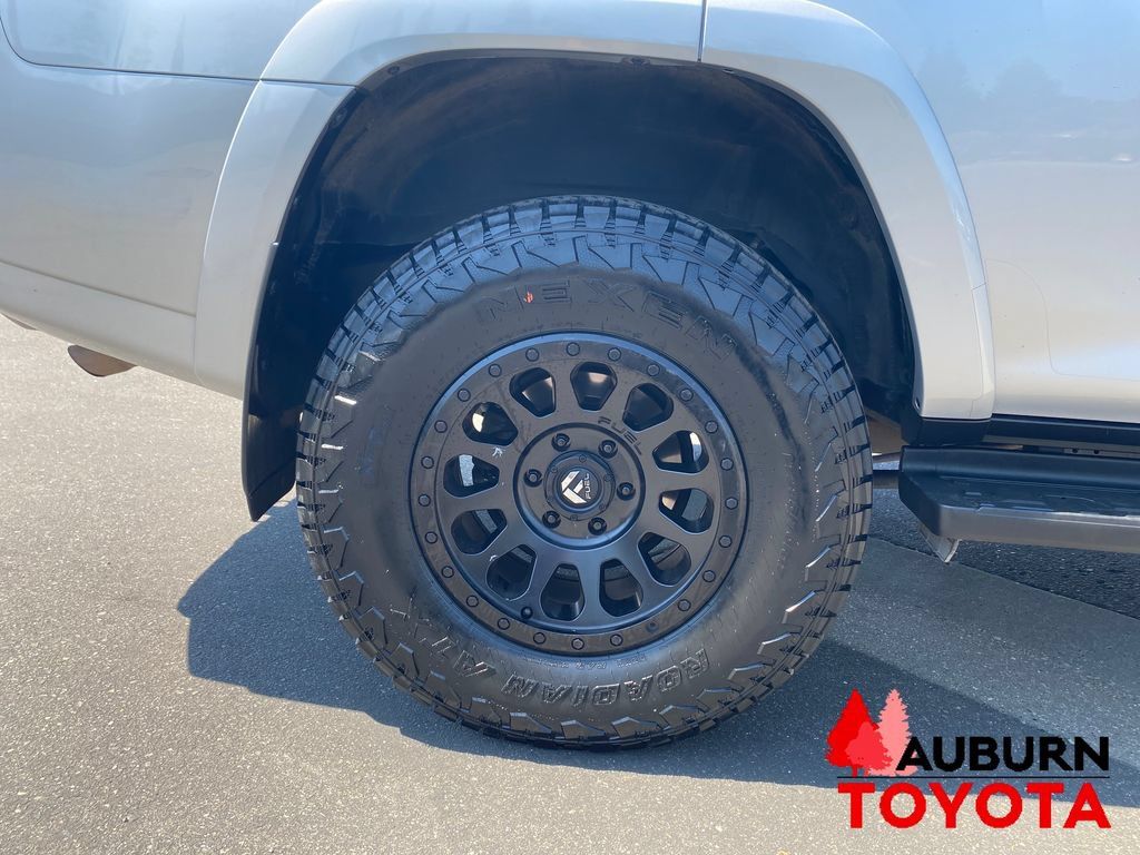 Used 2023 Toyota 4Runner TRD Off-Road Premium w/ Moonroof Package AWD/4WD image 26