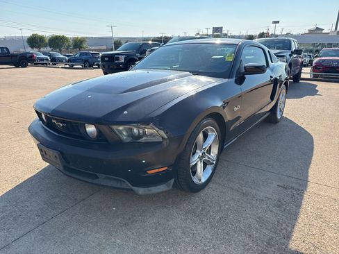 Used 2012 Ford Mustang GT Premium w/ HID Headlamps & Security Pkg image 2