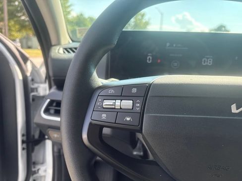 Used 2025 Kia K4 FWD image 31