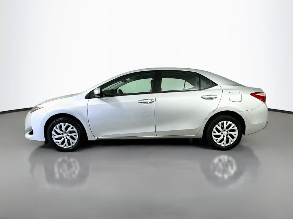 Used 2018 Toyota Corolla LE FWD image 4
