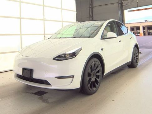 Used 2023 Tesla Model Y Long Range AWD/4WD image 1