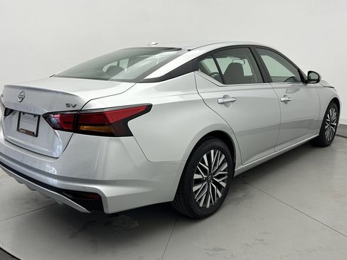 Used 2023 Nissan Altima 2.5 SV image 7