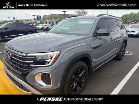 Used 2025 Volkswagen Atlas Peak Edition SE AWD/4WD image 1