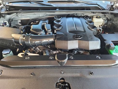 Certified 2018 Toyota 4Runner TRD Off-Road Premium image 34